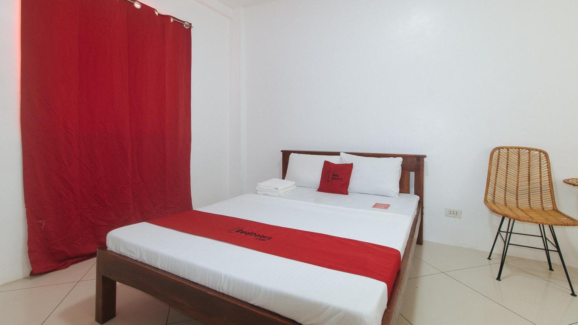 Reddoorz At Fat J Apartelle Mactan Cebu Luaran gambar