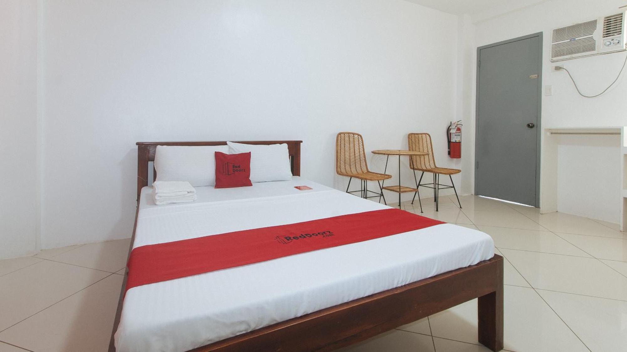 Reddoorz At Fat J Apartelle Mactan Cebu Luaran gambar
