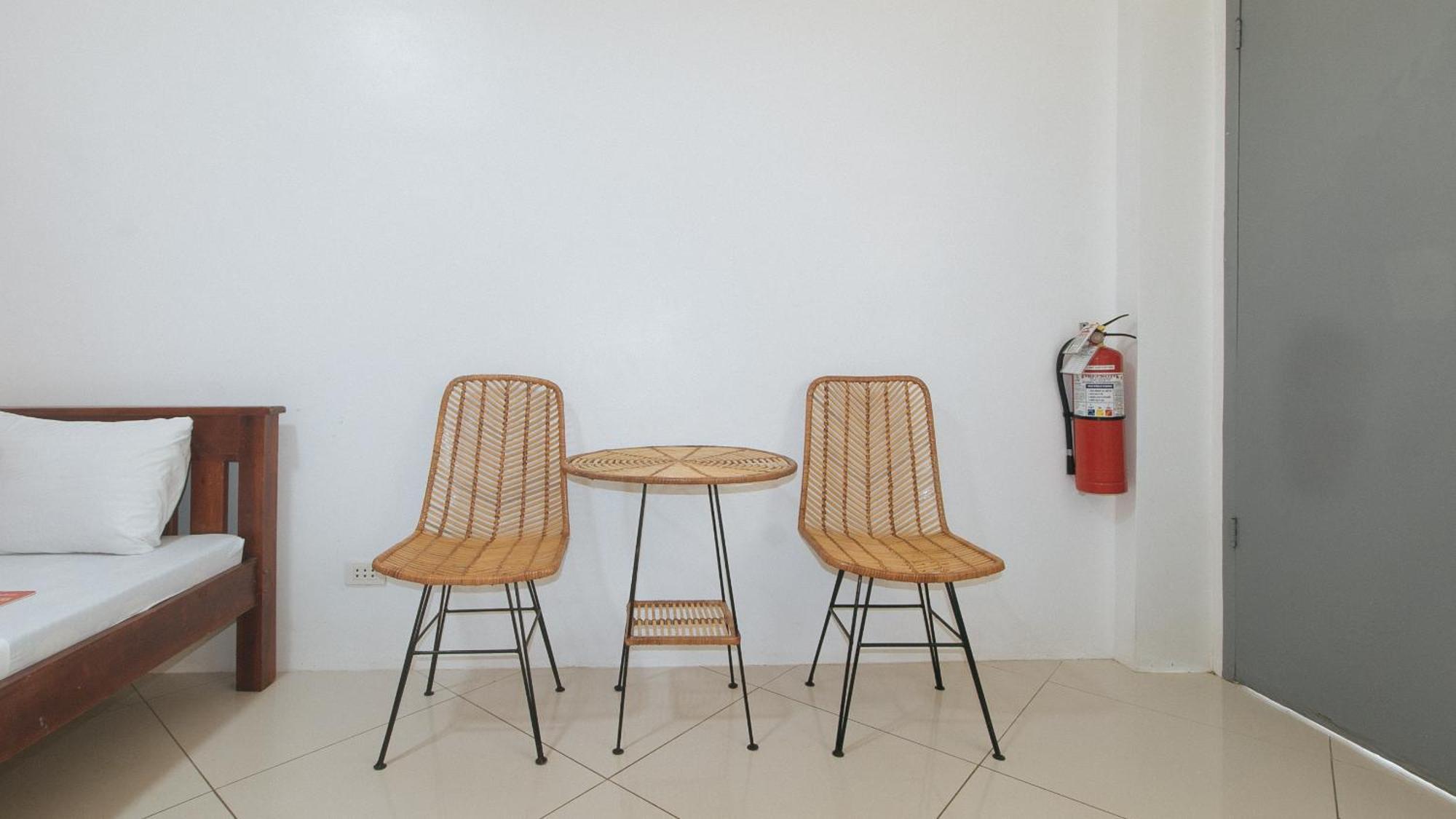 Reddoorz At Fat J Apartelle Mactan Cebu Luaran gambar
