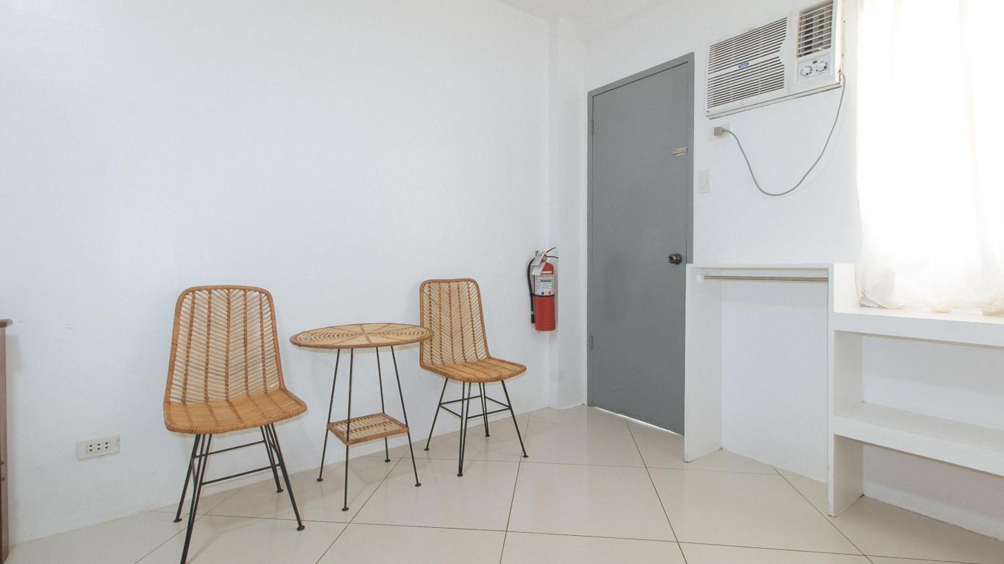 Reddoorz At Fat J Apartelle Mactan Cebu Luaran gambar